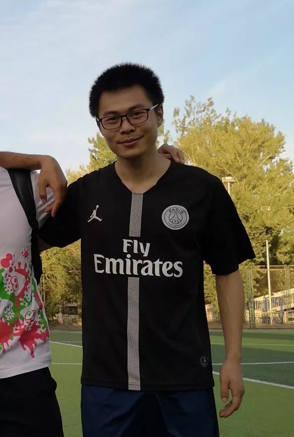 足球的历史人物_历史上最快的足球运动_足球界历史地位